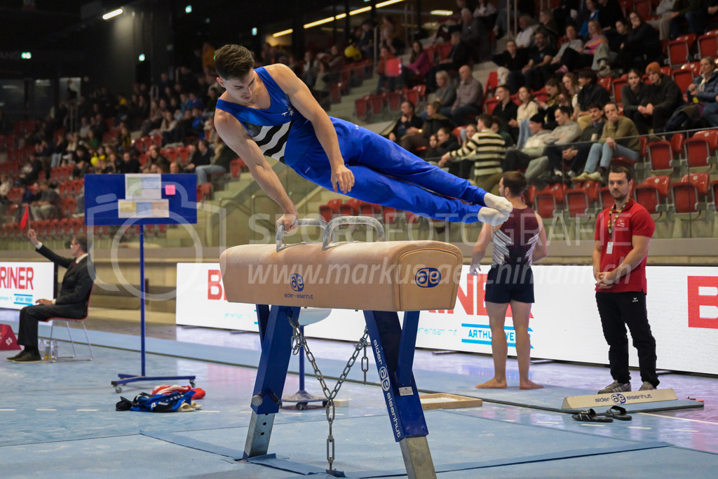 Schweizer Meisterschaften Kunstturnen Mannschaften Männer (A) - 22. November 2025 | Schweizer Meisterschaften Kunstturnen Mannschaften Männer (A)AXA Arena, WinterthurBild: Sportfotografie Markus Aeschimann | www.markus-aeschimann.ch - Realisiert mit Pictrs.com