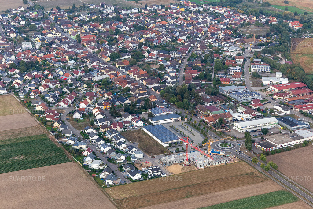 Luftbild: Ortsansicht aus Nordosten ALDI in Hügelsheim im Bundesland Baden-Württemberg in Deutschland. Foto: IMG_008785.jpg vom 20.09.2020 durch Werner Riehm/FLY-FOTO.de