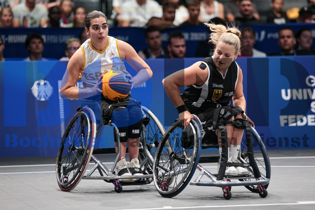 SES_TTG3X320250717-134 | bond - Realisiert mit Pictrs.com