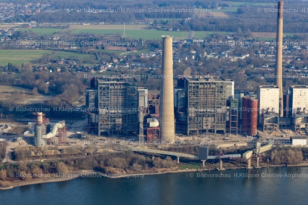 Luftbilder Voerde-8305 | Luftbildfotografie Rückbauarbeiten an den Gebäude- Kraftwerksanlagen des Kohle- Heizkraftwerkes der " Steag Energy Services GmbH " in Möllen an der Frankfurter Straße in Voerde (Niederrhein) im Ruhrgebiet im Bundesland Nordrhein-Westfalen, Deutschland. - Realisiert mit Pictrs.com