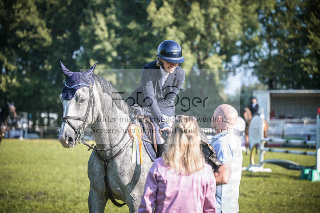 DOS_0012 | Entdecke hochwertige Reitturnierfotos von Foto Oger. Professionell, emotional und authentisch – jetzt Lieblingsmomente im Shop bestellen.Deutschlandweite Turnierfotografie. - Realisiert mit Pictrs.com