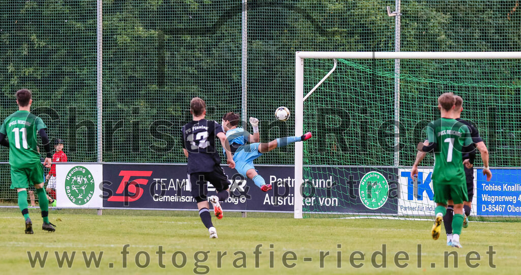 2023-07-25_028_SpVgg_Neuching_gegen_FC_Finsing | Neuching, Deutschland, 25.07.2023:
Fußball, A-Klasse 2023 / 2024, Toto Pokal, SpVgg Neuching gegen FC Finsing, Endergebnis: 2:4

Rene Wagner (SpVgg Neuching, #11), Fabian Kövener (FC Finsing, #12), Torwart Niklas Desiderato (SpVgg Neuching, #1), Sven Wagner (SpVgg Neuching, #7)

Foto: Christian Riedel / fotografie-riedel.net