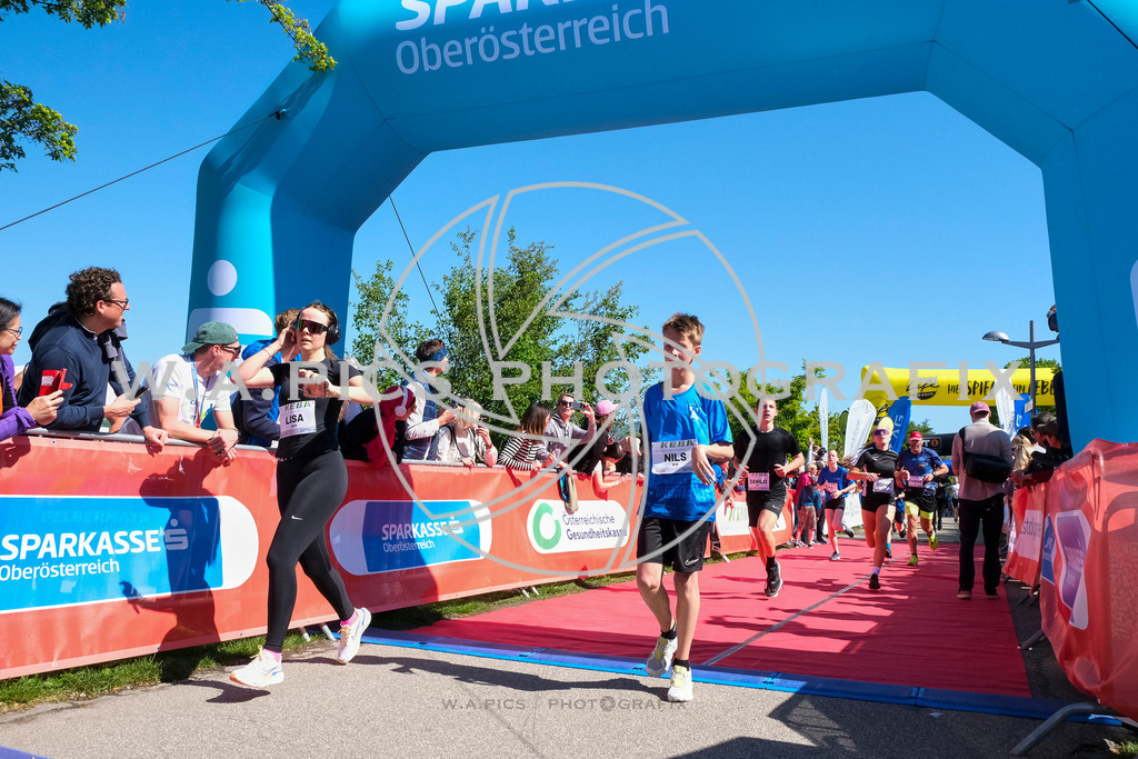 ..... | LINZ,AUSTRIA,27.April 24, Int. 3 Brückenlauf Linz  , Image shows: Photo: WAPICS / Michael ring