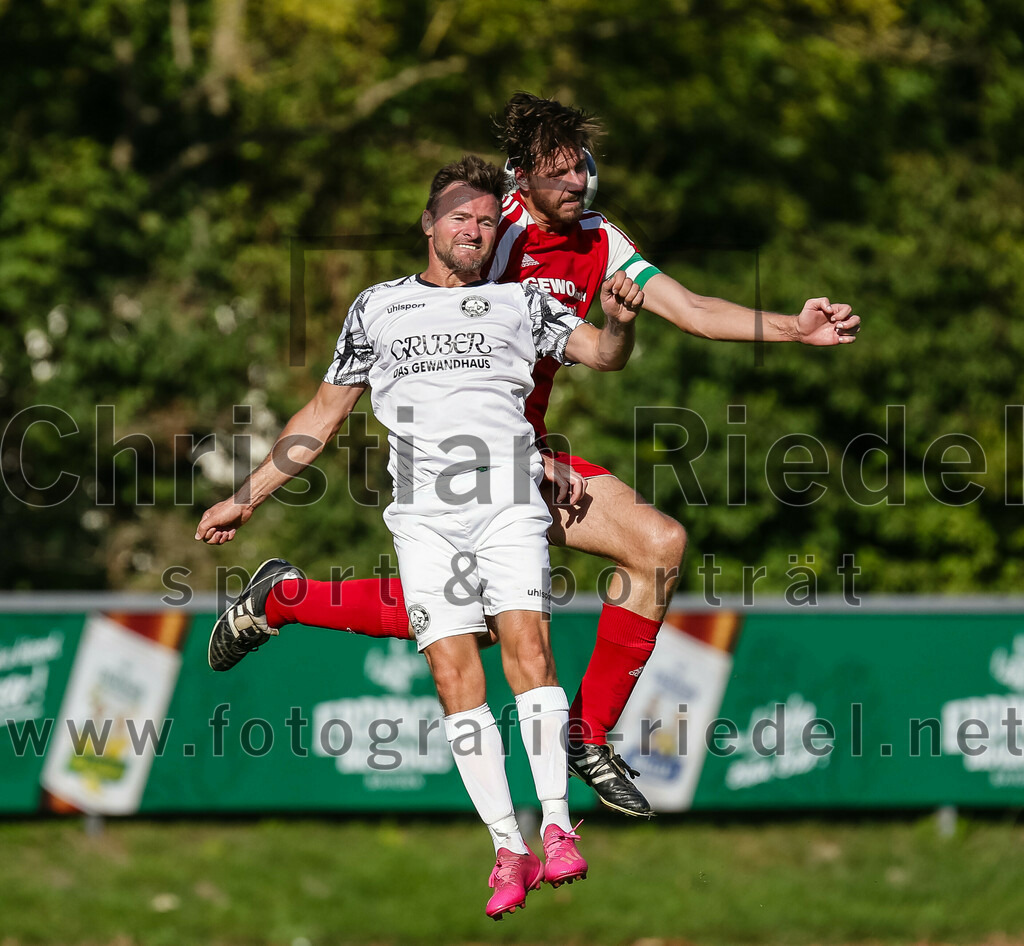 2023-09-09_102_FC_Herzogstadt_II_gegen_SG_Hoerlkofen_Woerth | Erding, Deutschland, 09.09.2023:
Fußball, A-Klassel 2023 / 2024, 6. Spieltag, FC Herzogstadt II gegen SG Hörlkofen/Wörth, Endergebnis: 1:2

Dan Adrian Kohlmann (FC Herzogstadt, #10), Andreas Groegler (SG Hörlkofen/Wörth, #5)

Foto: Christian Riedel / fotografie-riedel.net