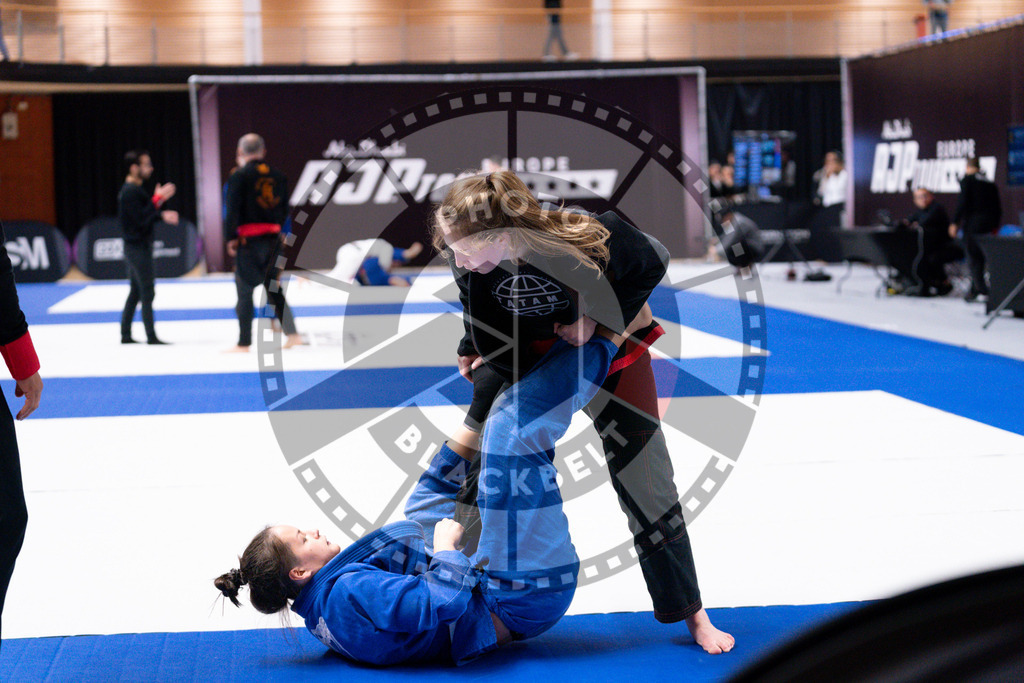 20241013PBB4060 | Athletes compete during the AJP Tour Europe Continental Jiu-Jitsu Amateurs & Masters Championship on October 13, 2024 in Almere near Amsterdam, Netherlands. © Chiara Dazi / photoblackbelt