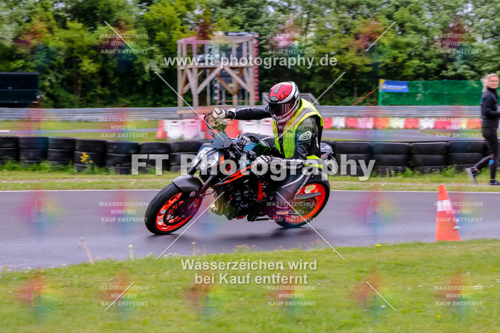 MotoTeamVBK-20304 | Hier findet Ihr Bilder von Touristenfahrten auf der Nürburgring Nordschleife oder von anderen Veranstaltungen die ich besucht habe. Viel Spass beim Durch Schauen 