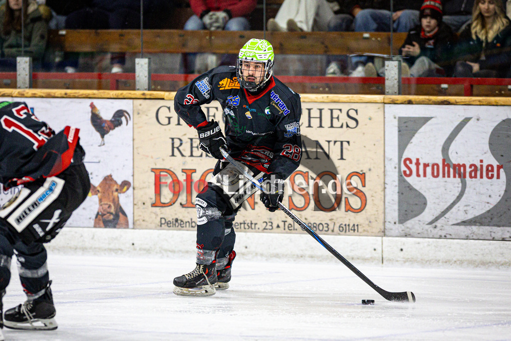 Peißenberg MINERS gegen EA Schongau MAMMUTS | Eishockey Bayernliga 2025/26 Vorbereitung, Peißenberg MINERS gegen EA Schongau MAMMUTS, 20251003,Denis DEGENSTEIN (MINERS 28) in Aktion, Freisteller,2025-10-03 in Peißenberg (flatbuy Arena Peißenberg), Denis DEGENSTEIN (MINERS 28)Copyright: WolfgangxLindner www.foto-lindner.de
