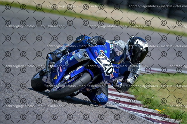 26BT02-1744 | markuskiefer.com - Realisiert mit Pictrs.com