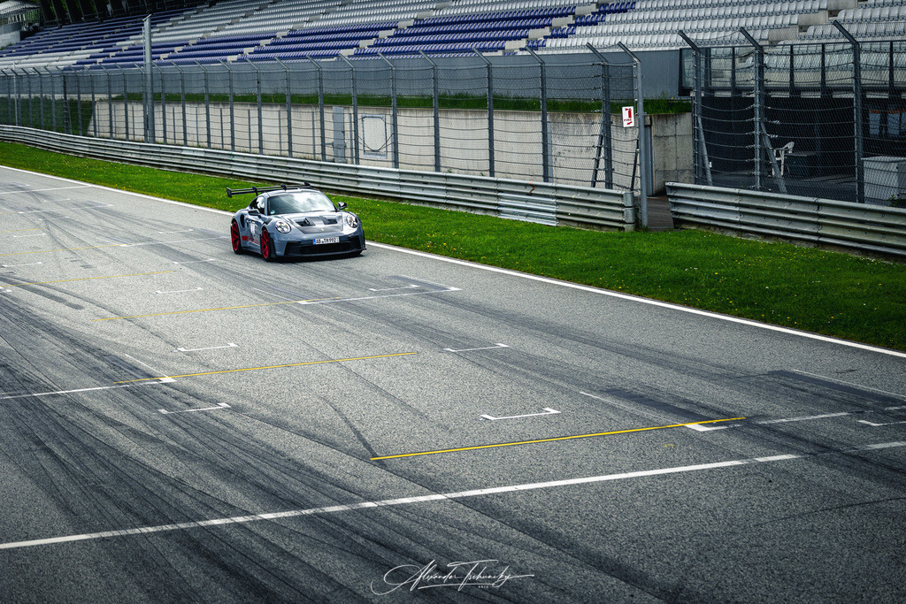 R6PZ1189 _Alexander Tschuncky | Entdecken Sie die faszinierende Welt von Alexander Tschuncky Arts: Kreative Fotografie, atemberaubende Automobilkunst und hochwertiger Bilderdruck. Lassen Sie sich inspirieren! - Realisiert mit Pictrs.com