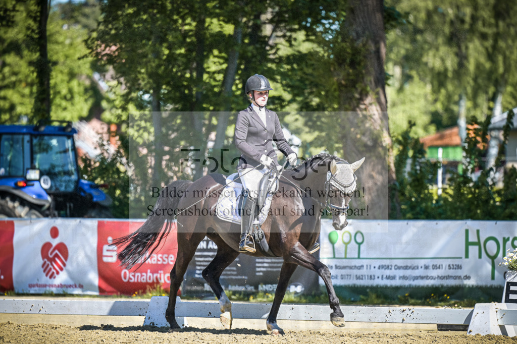 DOS_7285 | Entdecke hochwertige Reitturnierfotos von Foto Oger. Professionell, emotional und authentisch – jetzt Lieblingsmomente im Shop bestellen.Deutschlandweite Turnierfotografie. - Realisiert mit Pictrs.com