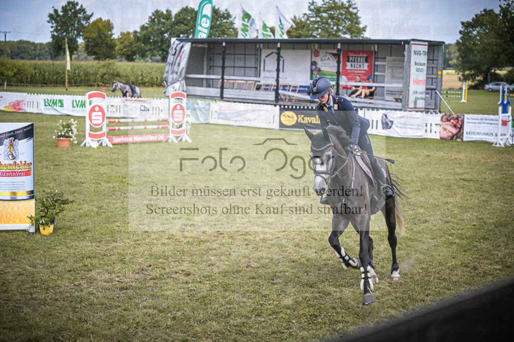 DOS_6649 | Entdecke hochwertige Reitturnierfotos von Foto Oger. Professionell, emotional und authentisch – jetzt Lieblingsmomente im Shop bestellen.Deutschlandweite Turnierfotografie. - Realisiert mit Pictrs.com