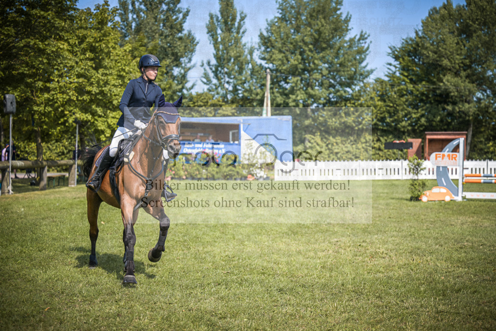 DOS_2891 | Entdecke hochwertige Reitturnierfotos von Foto Oger. Professionell, emotional und authentisch – jetzt Lieblingsmomente im Shop bestellen.Deutschlandweite Turnierfotografie. - Realisiert mit Pictrs.com