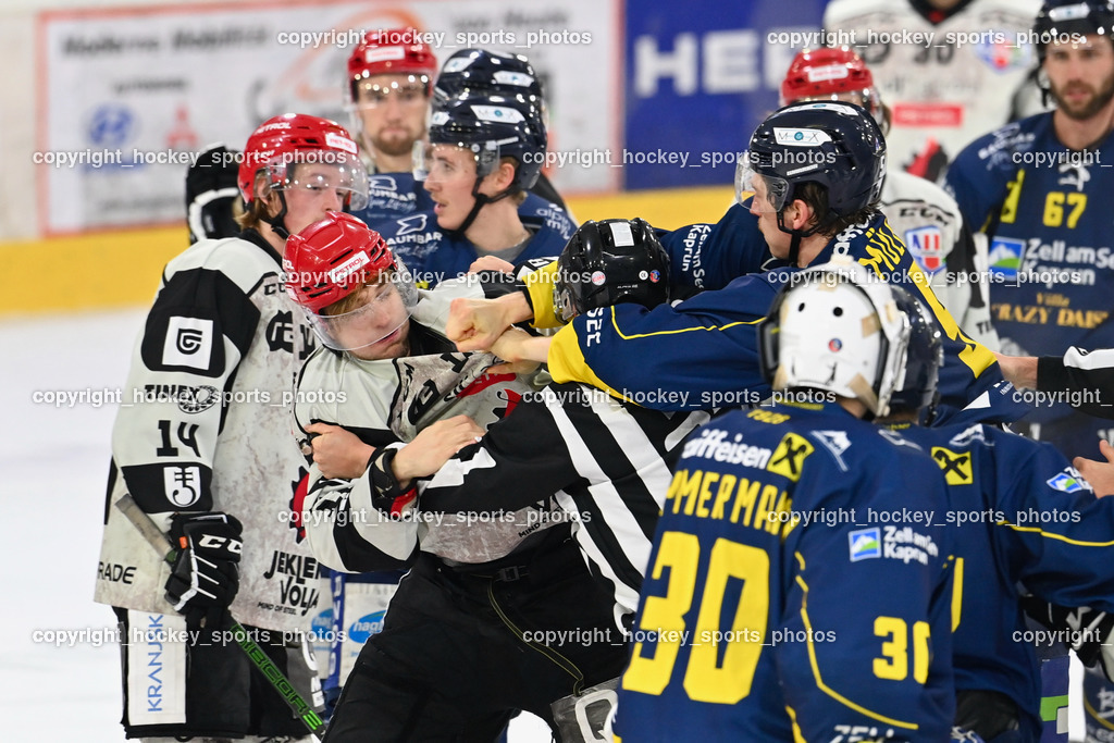 EK Zeller Eisbären vs. HDD Jesenice 1.10.2022 | #11 Ban Daniel, BERGANT Anze, KANYO Tamas, Referees, #47 Glavic Gasper, Faustkampf, #40 Blomberg Niki, #91 Jezovsek Zan, #26 Rep Ozbej, #9 Rajsar Patrik, #44 Planko David, #5 Laurin Müller