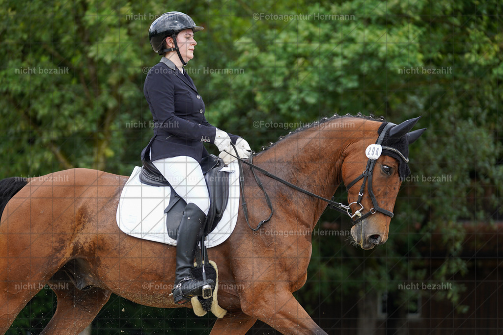 20230826-FAH05174 | Forstinning, 2023, Dressurturnier, Turniersportbilder, Turnierfotografen Bayern, Fotoagentur Herrmann, Reitsportfotografie, Turnierbilder