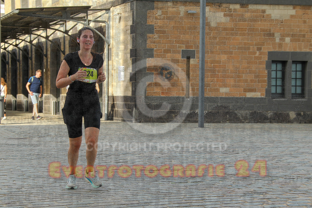 250920_1536_EV4_9282 | Sportfotografie im Rhein-Sieg Kreis, Köln, Bonn, NRW, Rheinland Pfalz, Hessen, etc. Unser Tätigkeitsfeld umfasst den Laufsport vom Volkslauf über den Marathon, Duathlon, Triathon bis zum Ultralauf wie Kölnpfad Ultra oder Schindertrail.