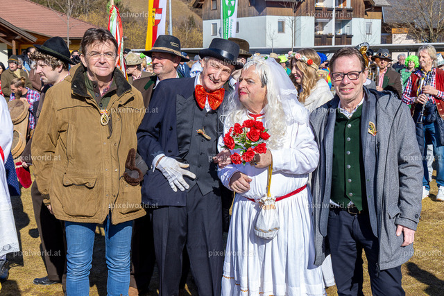 Bärentreiben in Steuerberg | Bildershop von pixelworld.at - Realisiert mit Pictrs.com