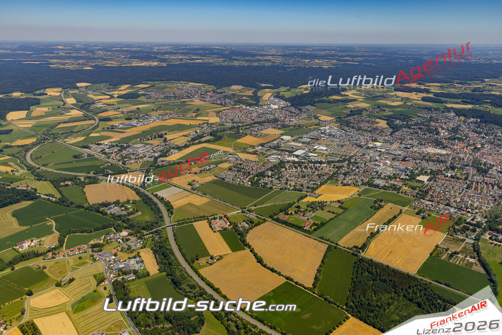 Aktuelles Luftbild von Burach Weingarten - Die Luftaufnahme wurde 2022 mittels UL-Flugzeug erstellt ( keine Drohne ) - hochauflösende Kamera-Systeme von  Canon -Beste Qualität - Für grossformatige Ausdrucke geeignet. Die Geschenkidee !
