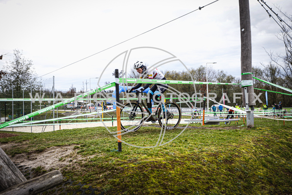 ..... | AUSTRIA, 24.11.24, 3.Radquerfeldein GP um das Sportzentrum Gunskirchen Image shows: Photo: Wapics / Andreas Willdoner