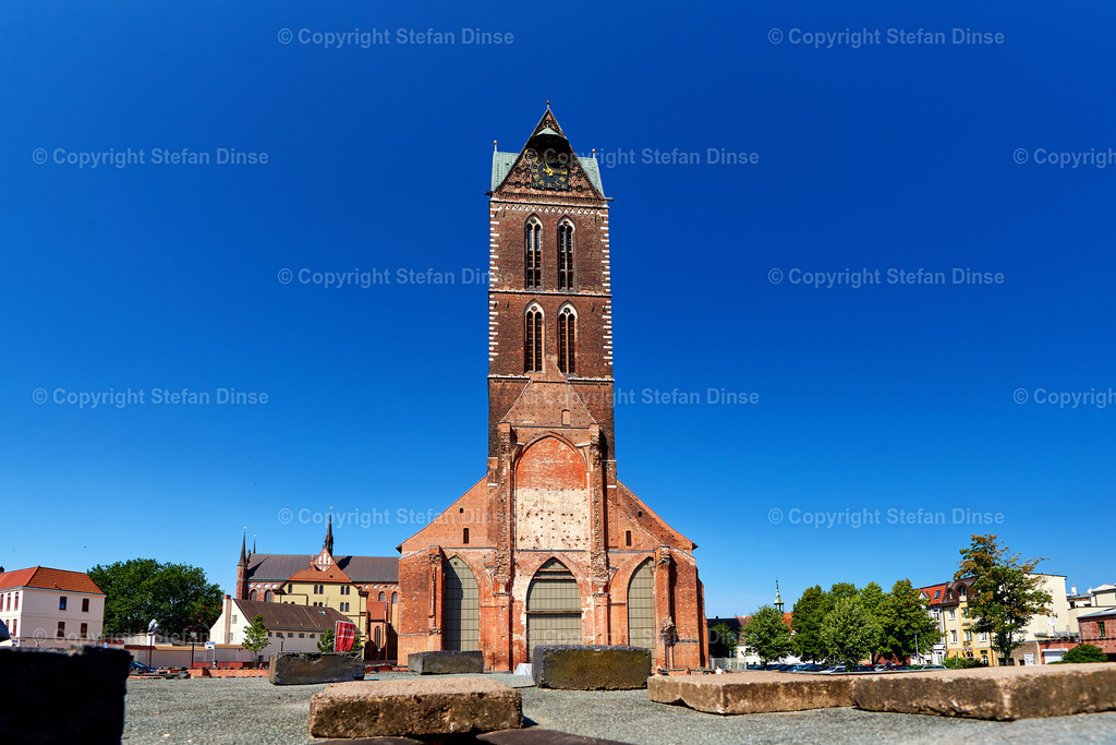 _DSC2551 | Findlinge im Eis, Zeesenboote bei der Traditionsregatta, eine Seebrücke im Sonnenaufgang - mit den Bildern aus dieser Galerie erhalten Sie wunderschöne Aufnahmen über das ganze Jahr. Ein tolles Produkt zum Verschenken, Werben oder zum Träumen vom nächsten - Realisiert mit Pictrs.com