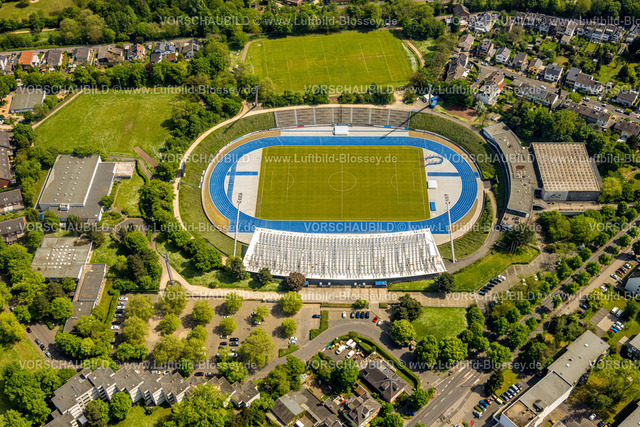 Bonn240501619SportparkNord | Luftbild, Sportpark Nord, Stadion Bonner SC mit blauer Laufbahn Kunststoffbahn Tartanbahn und grünem Fußballplatz, Zuschauertribüne, Schwimmbad des SSC Bonn 1905 e.V., Nordstadt, Bonn, Nordrhein-Westfalen, Deutschland