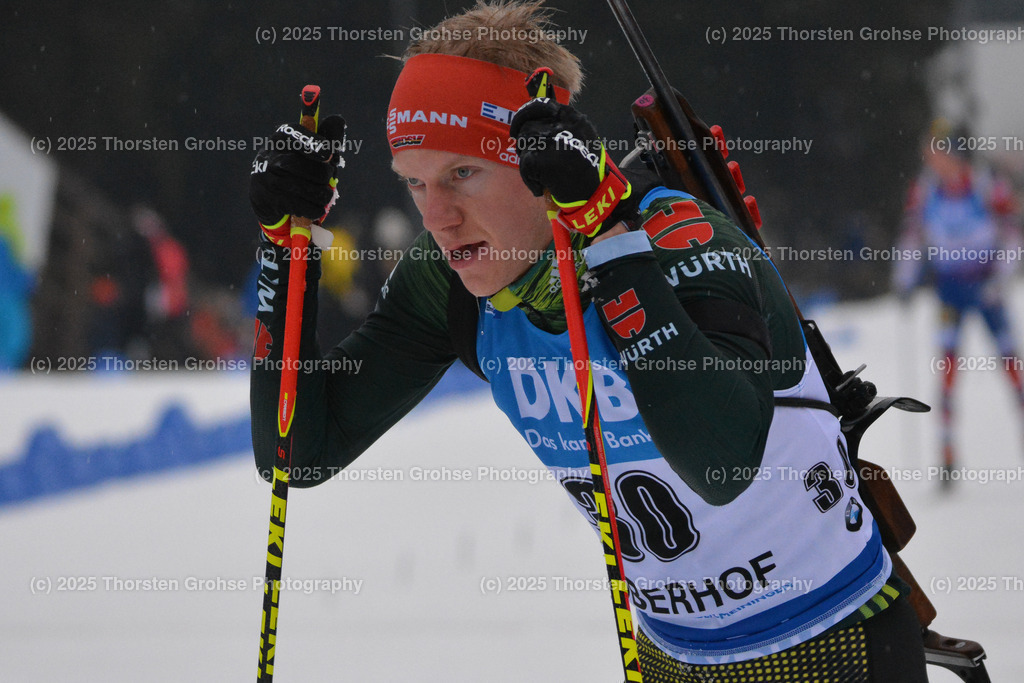IBU WC Biathlon Oberhof 2018 | REES Roman (GER) im Ziel (Platz 19); IBU WC Biathlon Oberhof 2018, 12,5 km Verfolgung der Männer am 06.01.2018 in der DKB Ski Arena in Oberhof, (Deutschland) - Realisiert mit Pictrs.com