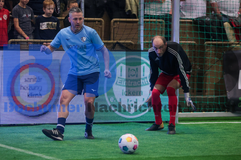 Hallenmasters Castrop-Rauxel - Legendenturnier {date} -  | {headline}



(Foto: Sebastian Sendlak / BOND)

 - Realisiert mit Pictrs.com