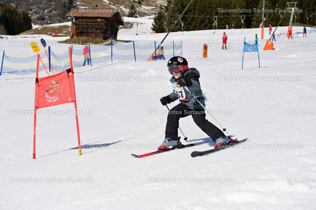SRF_27.02.2026_753 | Skirennfotos,Serfaus,Fiss,Ladis,Kinderskirennen,Winter,Tirol,Oberland,skirace,SFL,feelfree,weil wir's genießen,ski,Ski,skifahren,Sonnenplateau, - Realisiert mit Pictrs.com