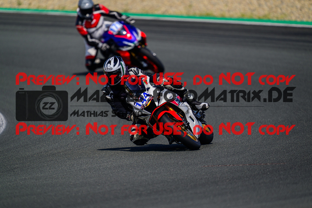 MaZZes_FotoMatrix_240725_6007705_6003 | BLAU