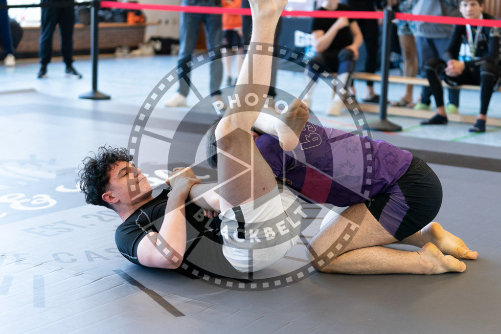 20250329PBB4134 | Fighters compete during the International Luta Livre (ILLCS) Germany IX Spring 2025 Competition spring on March 29, 2025 in Hannover, Germany.© Chiara Dazi