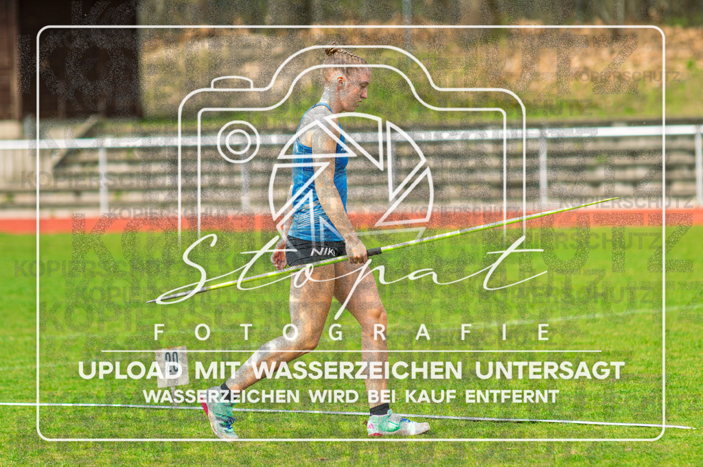KMHK-1057 | Svea Funck (TV Jahn Walsrode (NI)) bei den Kreismeisterschaften Leichtathletik-Wurf Heidekreis 2026 im Boehmewaldstadion, Soltau (Simon Paul Stopat) - Realisiert mit Pictrs.com
