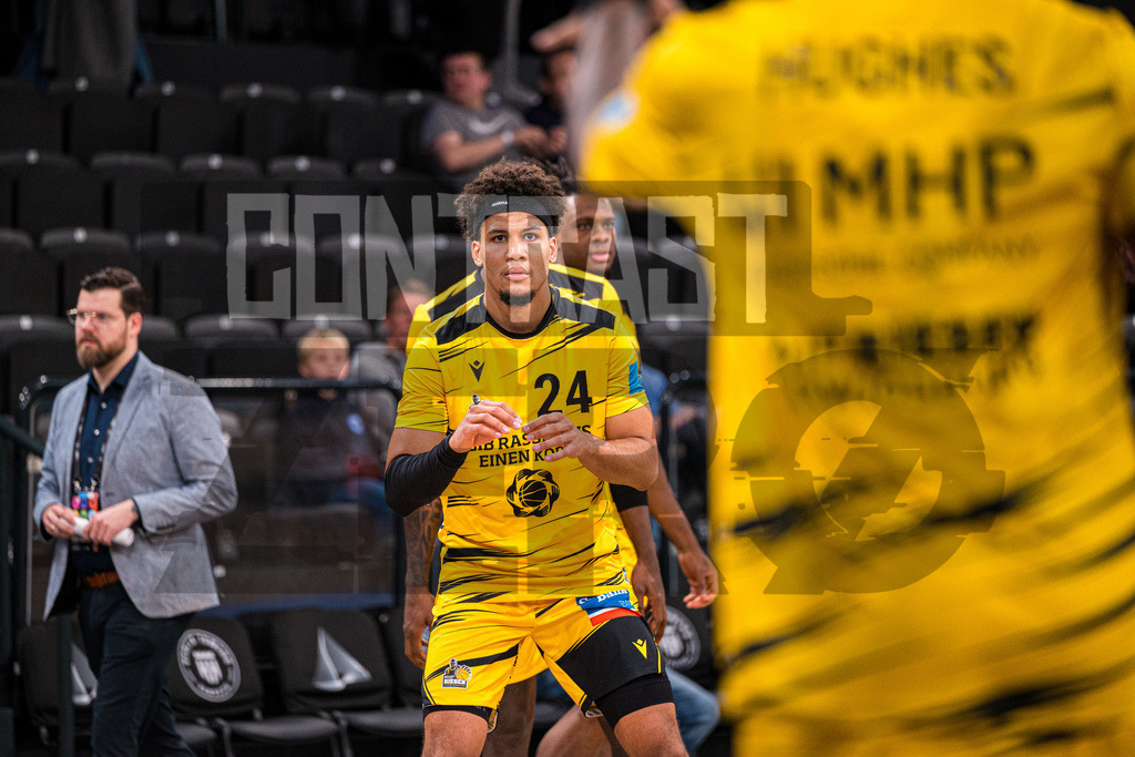 Basketball I Herren I Bundesliga I Saison 2025/2026 I 8. Spieltag I Veolia Towers Hamburg - MHP Riesen Ludwigsburg | Brandon Tischler (24, MHP Riesen Ludwigsburg) beim Aufwärmen - Realisiert mit Pictrs.com