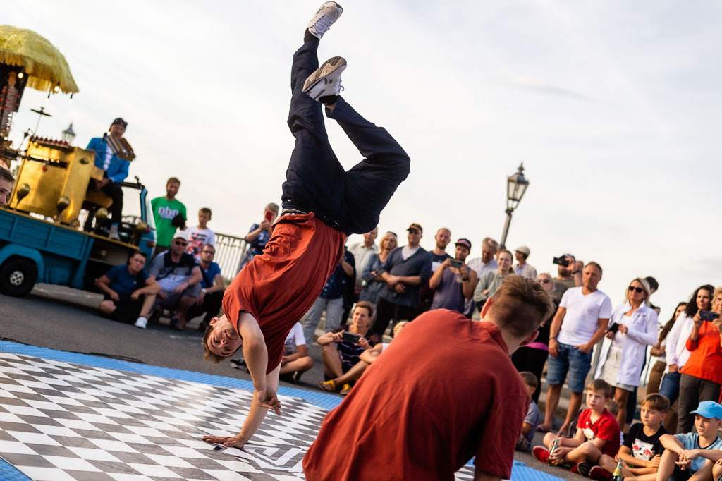 Breakdance mit The Saxonz am Forte Belvedere Leisnig | Breakdance mit The Saxonz am Forte Belvedere Leisnig zum Festival Hallo Leisnig 2022. - Realisiert mit Pictrs.com