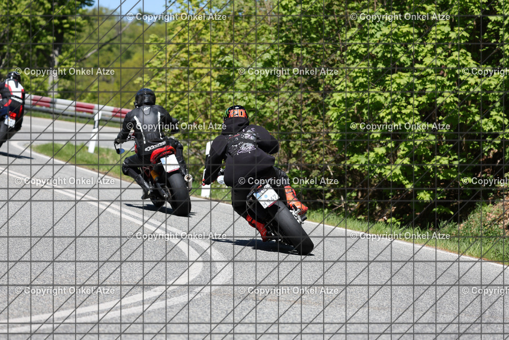IMG_9589 | Fotograf am Kyffhäuser. Onkel Atze. Kyffhäuser Rennstrecke. Café36. Motorsportfotografie. - Realisiert mit Pictrs.com