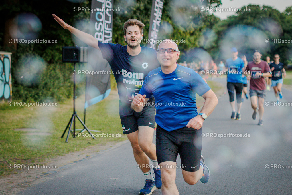 Sparda-Bank Nachtlauf Bonn; Bonn, 18.06.2025 | Impressionen vom Sparda-Bank Nachtlauf Bonn am 18.06.2025 in Bonn (Nordrhein-Westfalen). 