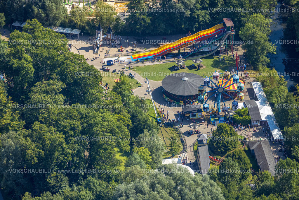 Bottrop250801266Kirchhellen | Luftbild, Kinder Spielplatz und Karussell am Schloss Beck Freizeitpark, Kirchhellen-Nord-Ost, Bottrop, Ruhrgebiet, Nordrhein-Westfalen, Deutschland