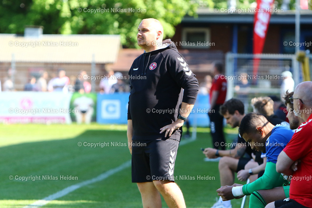 NH_SCweicheFlensburg08_FCEintrachtNorderstedt_RegionalligaNord_18052024 | Jean-Pierre Richter (Trainer, FC Eintracht Norderstedt)

Fußball I Herren I Regionalliga Nord I Saison 2023-2024 I 34. Spieltag I SC Weiche Flensburg 08 - FC Eintracht Norderstedt I 18.05.2024 I Manfred-Werner-Stadion