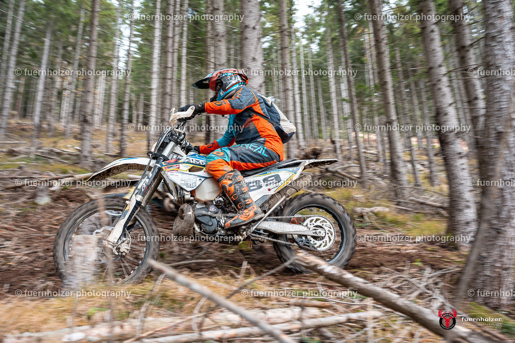 fuernholzer_251026-C1-346 | Fotografische Impressionen von der Red Stag Enduro Extreme by fuernholzer-photography.com. Endurosport in Österreich fotografisch festgehalten von fuernholzer. Auftragsfotografie für Private, Gewerbefotos und Industriefotografie. Eventfotografie, Sportfotografie und Motorsportfotografie. Anbieter von Fotoworkshops, Fototraining, fotografischen Vorträgen und Fotoseminaren.