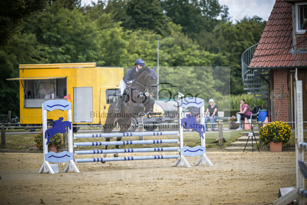 DOS_9089 | Entdecke hochwertige Reitturnierfotos von Foto Oger. Professionell, emotional und authentisch – jetzt Lieblingsmomente im Shop bestellen.Deutschlandweite Turnierfotografie. - Realisiert mit Pictrs.com