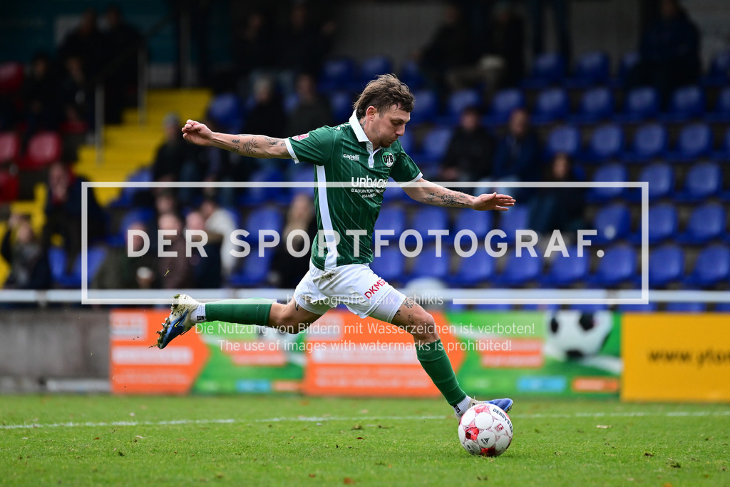 Fußball I Herren I Saison 2025-2026 I Regionalliga Nord I 21. Spieltag I FC St. Pauli II - VfB Lübeck I 32900 | Fabian Istefo (19, VfB Lübeck) - Realisiert mit Pictrs.com