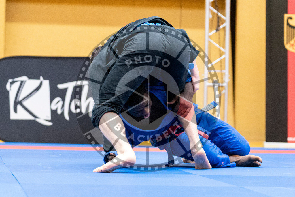 20231118PBB11144 | Fighters compete during the AJP Tour 600 Frankfurt Championship in Frankfurt/Main, Germany, on November 18, 2023.