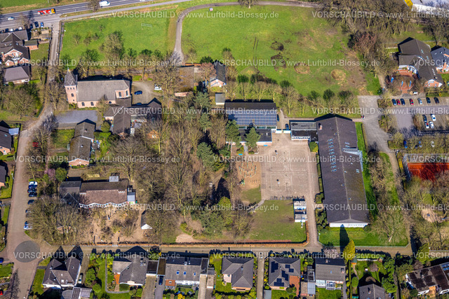 Wesel240310388 | Luftbild, Gemeinschafts-Grundschule Am Buttendick, Kath. Kirche St. Antonius und Kita Kindergarten St. Antonius, Wittenberg, Wesel, Nordrhein-Westfalen, Deutschland