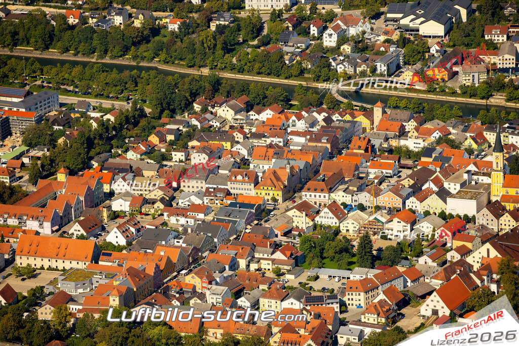 Das Luftbild zeigt : Donaustraße Kelheim - Die Luftaufnahme wurde 2023 vom UL-Flugzeug aus erstellt ( keine Drohne ) - Hochauflösende Luftaufnahme - Für grossformatige Ausdrucke geeignet. Die Geschenkidee !Mit Lizenz und Bildrechte bestellbar