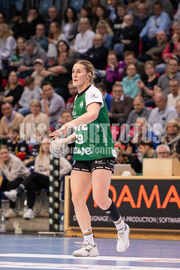 Handball I Frauen I Saison 2025-2026 I 1. HBF I 17. Spieltag I VFL Oldenburg - Thüringer HC I 0622 | Paulina Golla (29, VfL Oldenburg) - Realisiert mit Pictrs.com