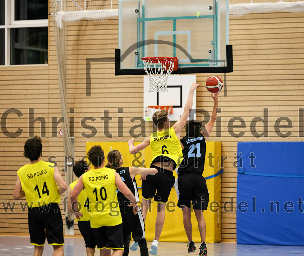 2022-12-04_030_SG_Poing_gegen_TSV_Muenchen_Ost_4 | Poing, Deutschland, 04.12.2022:
Basketball, Bezirksklasse 2021 / 2022, 8. Spieltag, SG Poing gegen TSV München Ost 4, Endergebnis: 37:65

Foto: Christian Riedel / fotografie-riedel.net
