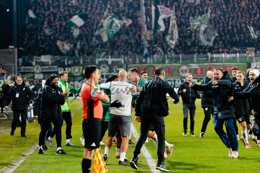 2. Bundesliga, Saison 2025/26, 15. Spieltag: SC Preußen Münster - Hannover 96 | Münster, 05.12.2025: 2. Bundesliga, 15. Spieltag, SC Preußen Münster gegen Hannover 96 im LVM-Preußenstadion in Münster an. Foto: sportfotografie.ms | Markus Paletta - Realisiert mit Pictrs.com