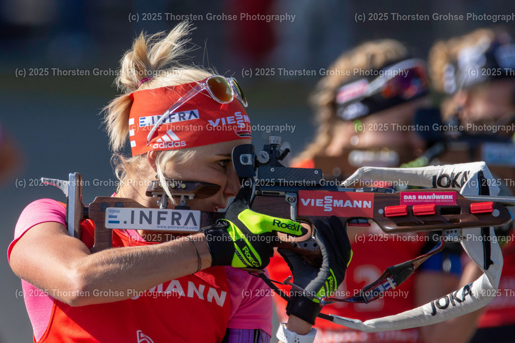 Deutsche Meisterschaften Biathlon 2018 | Deutsche Meisterschaften Biathlon 2018, Massenstart Frauen am 15.09.2018 in der DKB SKI ARENA in Oberhof, (Deutschland)

Bild: Karolin Horchler vom WSV Clausthal-Zellerfeld / BwB (2) - Realisiert mit Pictrs.com
