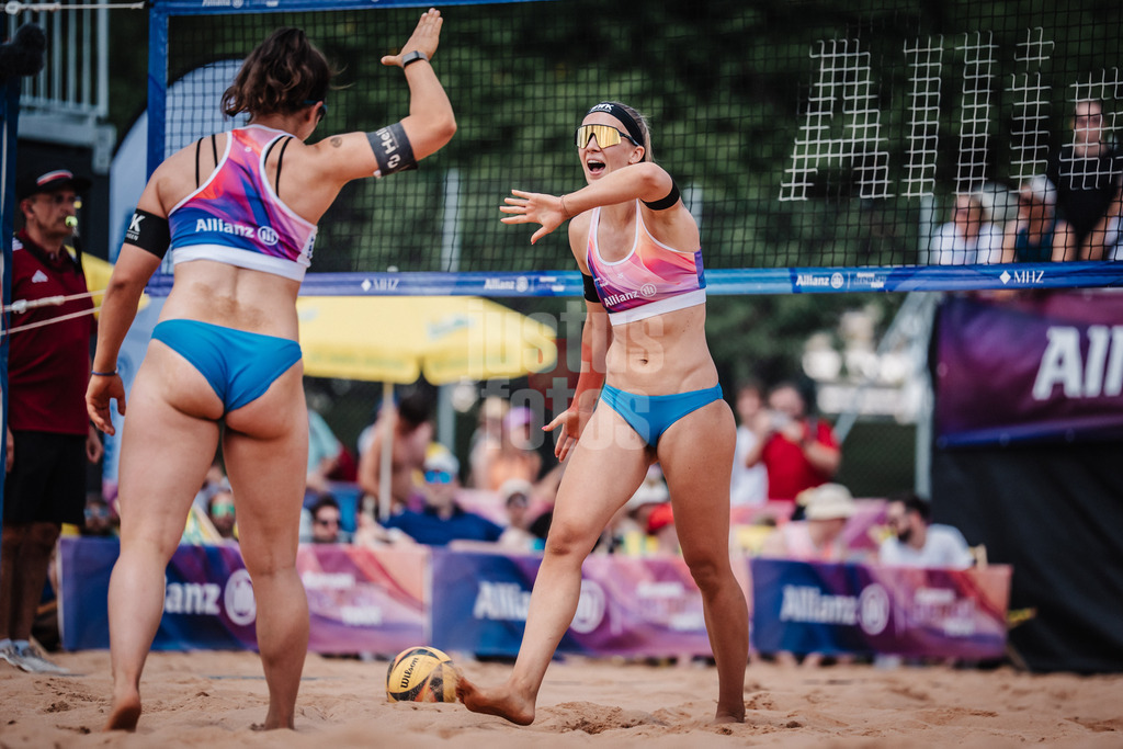 Beachvolleyball | Frauen | Allianz German Beach Tour 2025 | Tourstop München | 12.07.2025 | v.l. Anna-Lena Grüne und Sandra Ittlinger jubeln