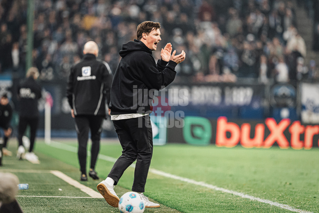 Fußball | Männer | Saison 2024/2025 | 2. Fußball-Bundesliga | 27. Spieltag | Hamburger SV vs. SV 07 Elversberg | 28.03.2025 | Trainer Merlin Polzin (HSV)