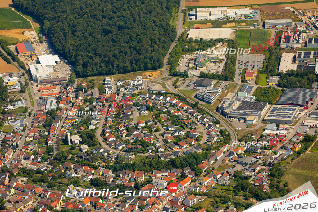 Das Luftbild zeigt :  Kirchardt - Die Luftaufnahme wurde 2024 vom UL-Flugzeug aus erstellt ( keine Drohne ) - Hochauflösende Luftaufnahme - Für grossformatige Ausdrucke geeignet. Die Geschenkidee !Mit Lizenz und Bildrechte bestellbar