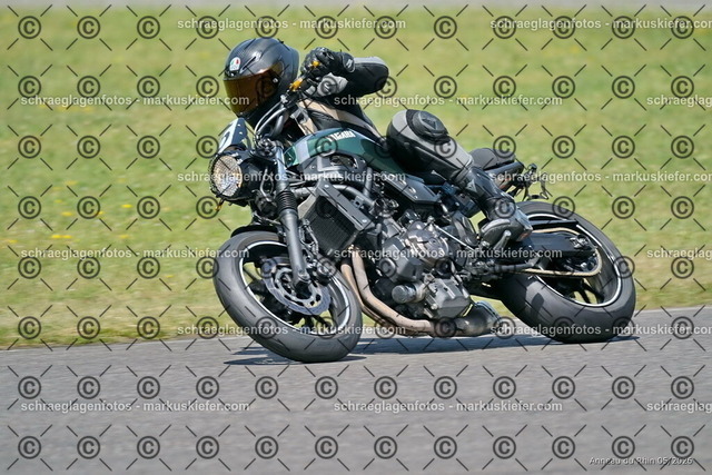 26BT02-1974 | markuskiefer.com - Realisiert mit Pictrs.com